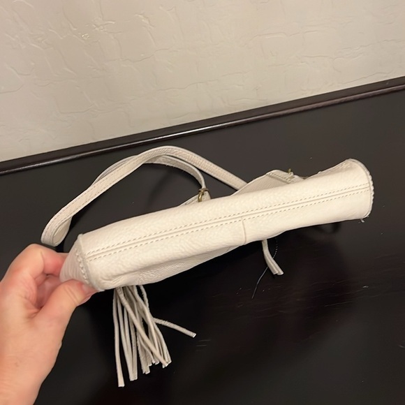 NEW The Sak Leather crossbody bag, cream pebbled leather, 7”x10” - Picture 9 of 14